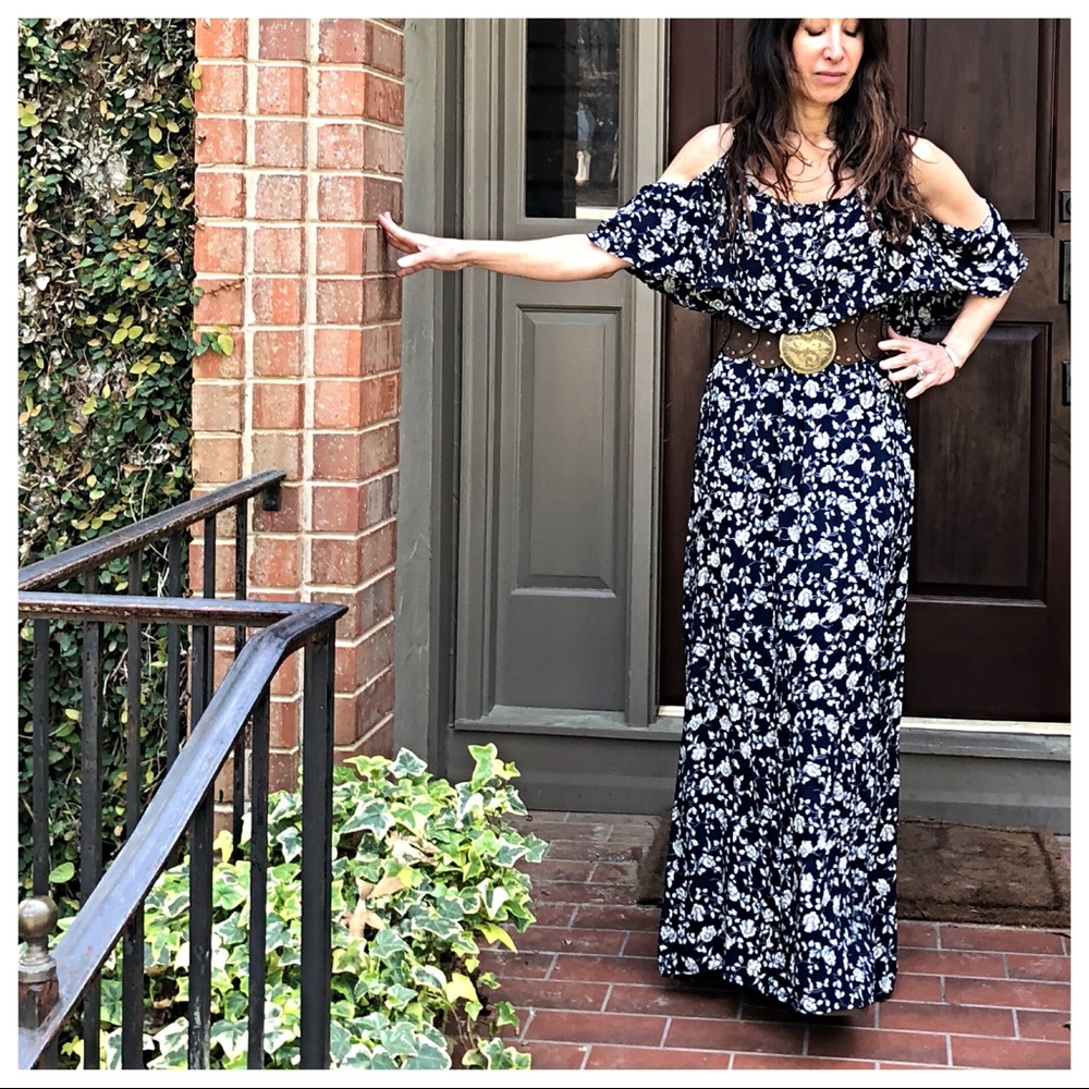 ✨LAST ONE ✨Paris floral off the shoulder dress - Picture 2 of 8